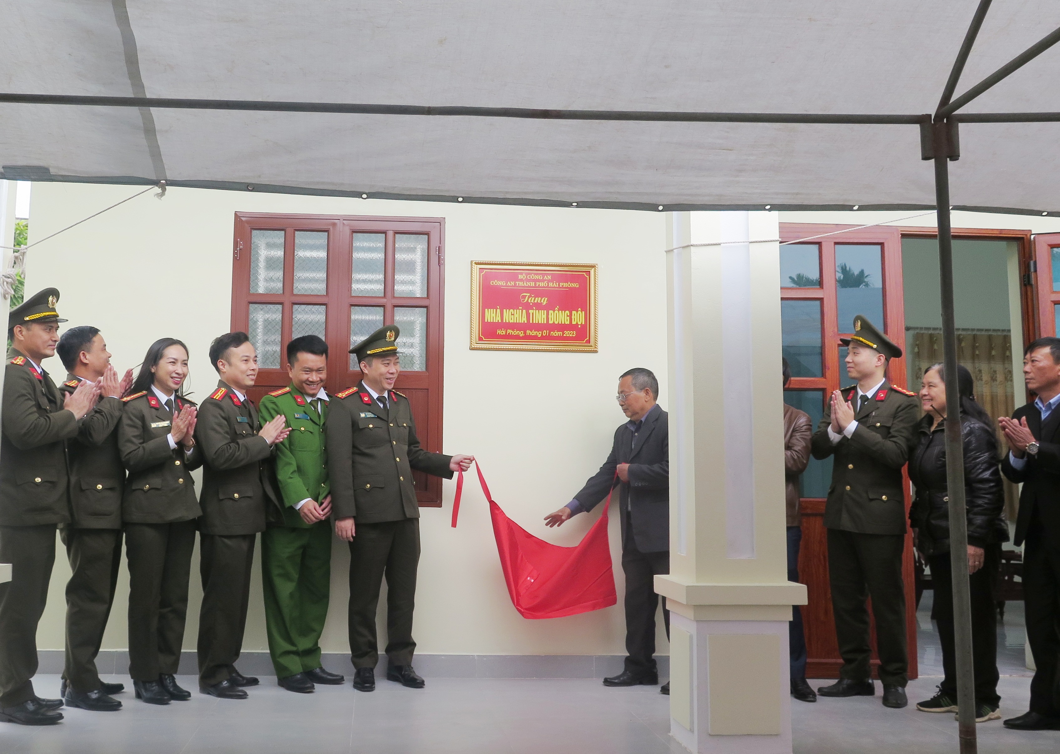 Khánh thành nhà tình nghĩa CAND cho liệt sĩ Vũ Đức Miến ở xã Tiên Minh (Tiên Lãng)